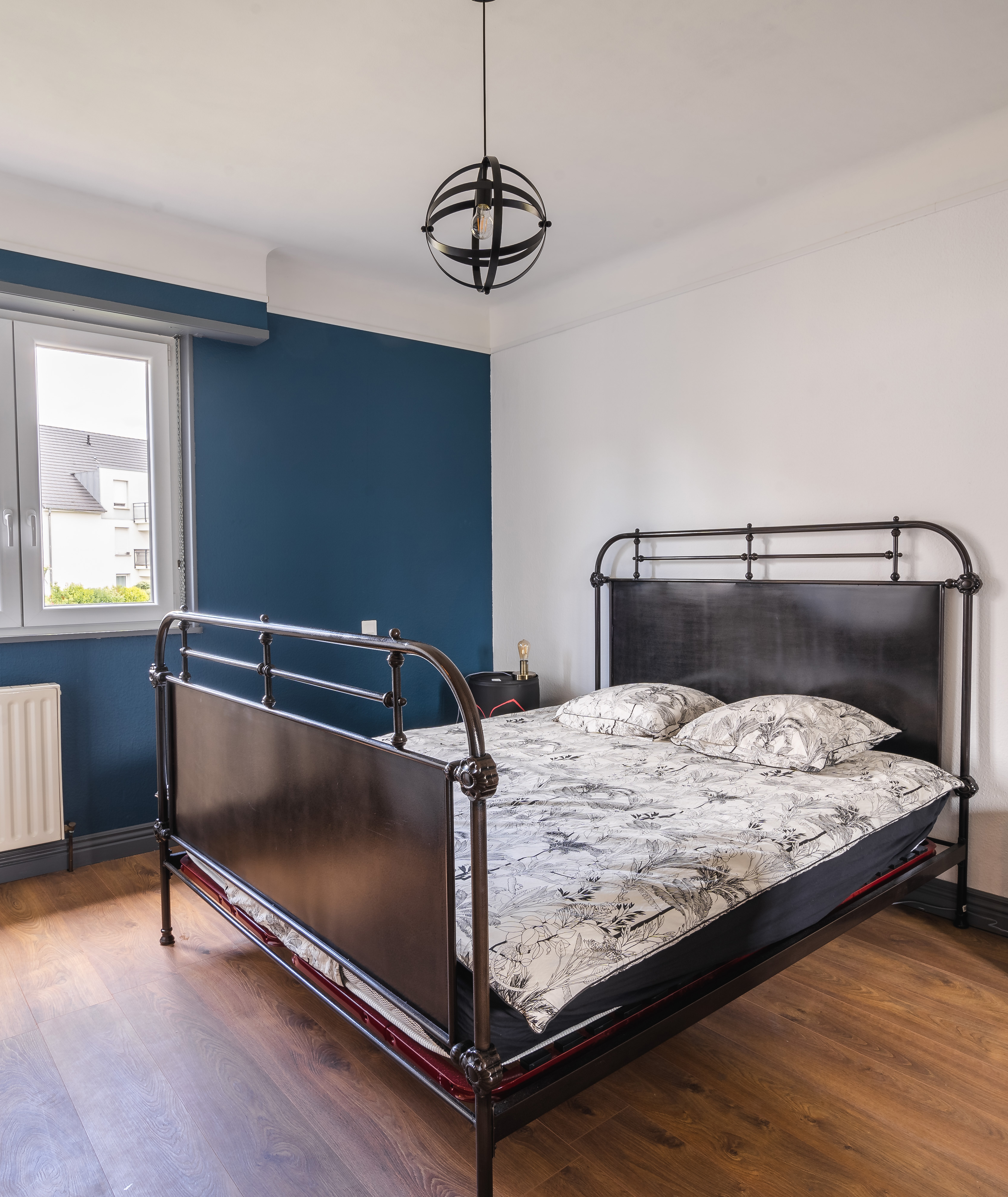 Lit double chambre Chez Maïdala gîte airbnb à Colmar Alsace